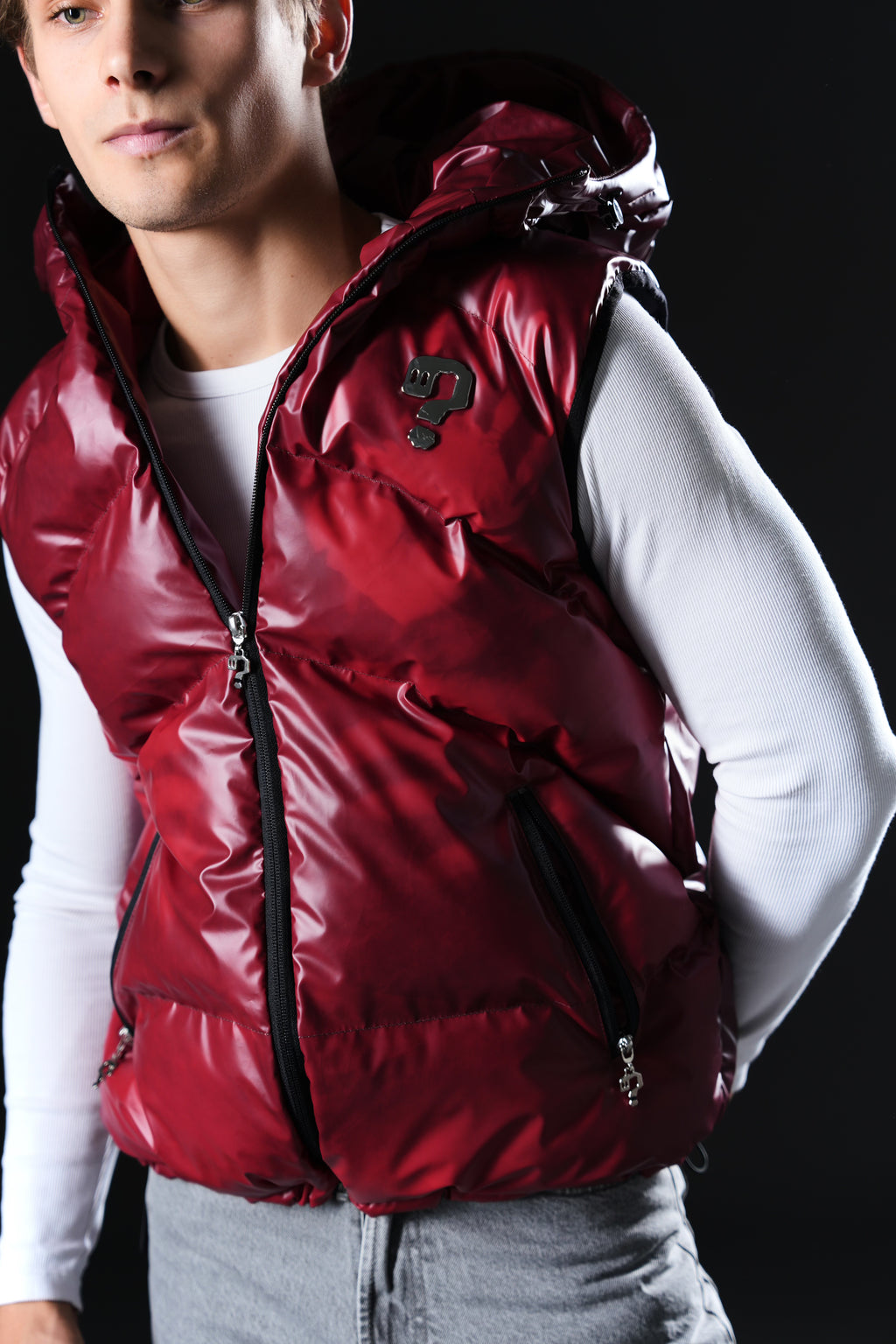 Puffer Vest - Thermochromic Red